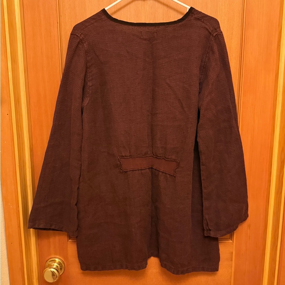 Bodil 100% Linen V-neck Tunic Top With Pocket - Picture 2 of 8